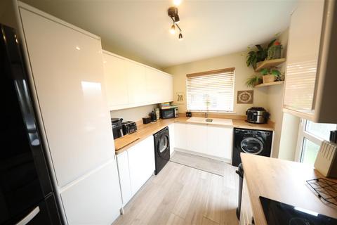 3 bedroom terraced house for sale, North Road, Hull