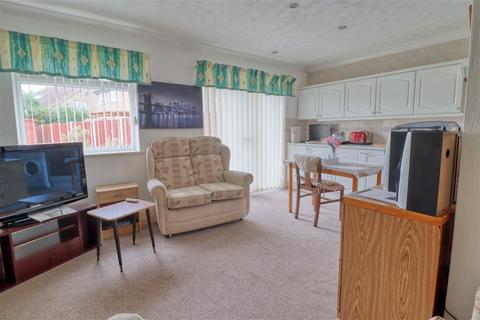 2 bedroom bungalow for sale, Clacton on Sea CO16