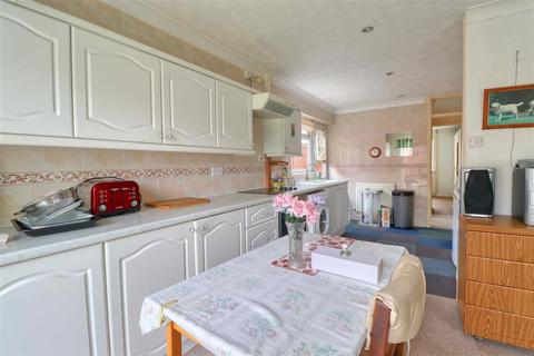 5 Edgware Road, Clacton-on-sea, CO16 7HH