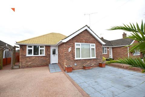 2 bedroom detached bungalow for sale, Leys Drive, Little Clacton