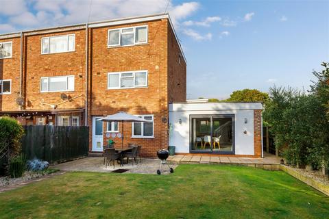 3 bedroom townhouse for sale, Field Close, Warwick