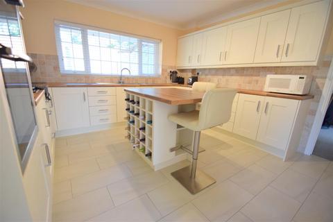 3 bedroom detached house for sale, Cae-felin, Bryncethin, Bridgend, Bridgend County Borough, CF32 9YR