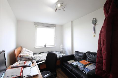 2 bedroom apartment to rent, Prince Regent Road, Hounslow TW3