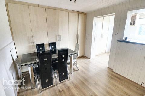 3 bedroom end of terrace house for sale, Bushway, Dagenham