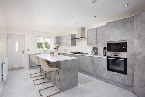 1 Birkdale Walk, Leeds, LS17 7SX