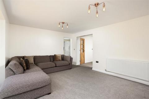 1 Birkdale Walk, Leeds, LS17 7SX