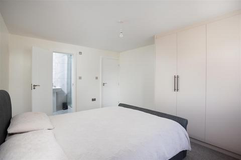 1 Birkdale Walk, Leeds, LS17 7SX