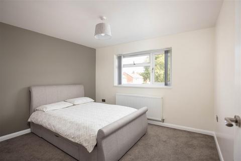 1 Birkdale Walk, Leeds, LS17 7SX