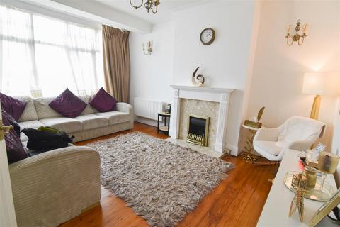 3 bedroom terraced house to rent, Southbrook Road, London