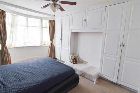 3 bedroom terraced house to rent, Southbrook Road, London