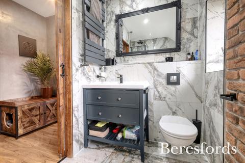 34 Fulbrook Lane, South Ockendon, RM15 5JY
