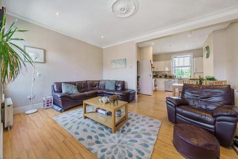 3 bedroom flat for sale, Thornbury Road, Brixton