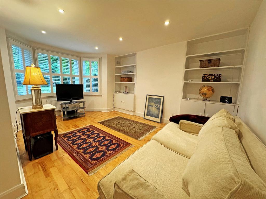Cambridge Road, Teddington, TW11 1 bed apartment for sale £375,000