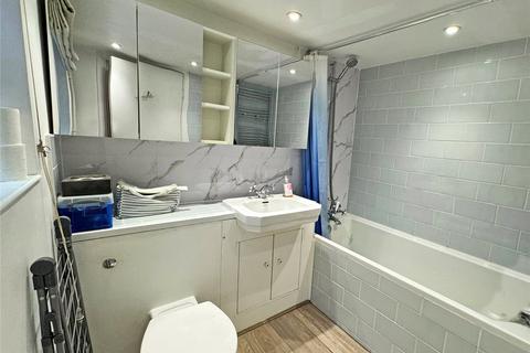 27a Cambridge Road, Teddington, TW11 8DT