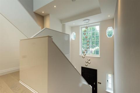 5 bedroom house for sale, West Heath Close, Hampstead, NW3