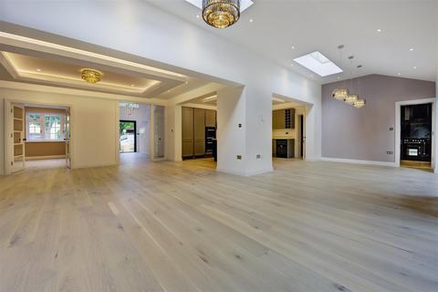 5 bedroom house for sale, West Heath Close, Hampstead, NW3