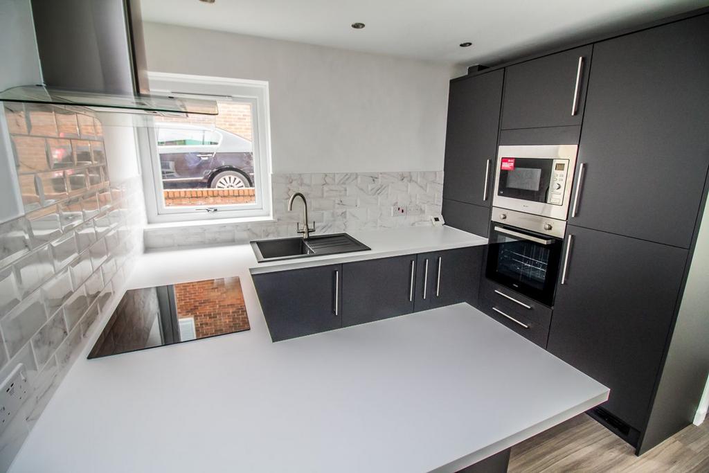 Kitchen Pic 2.