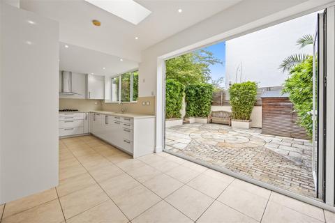 4 bedroom house for sale, Agincourt Road, Belsize Park NW3