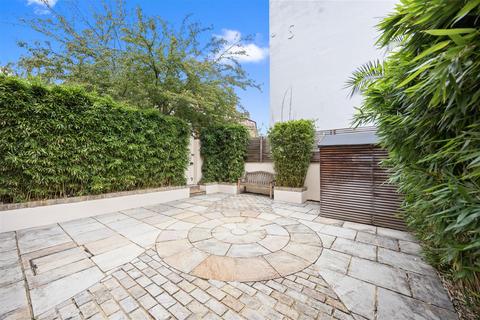 43 Agincourt Road, London, NW3 2PA