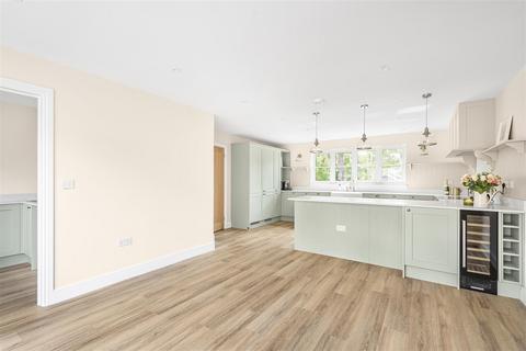 37 Brook Street, Elsworth, Cambridge, CB23 4HX