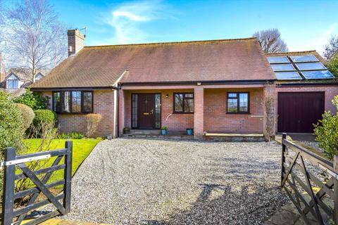 3 bedroom bungalow for sale, Meadow Lane, Iffley Village, Oxford, OX4