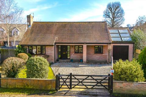 3 bedroom bungalow for sale, Meadow Lane, Iffley Village, Oxford, OX4