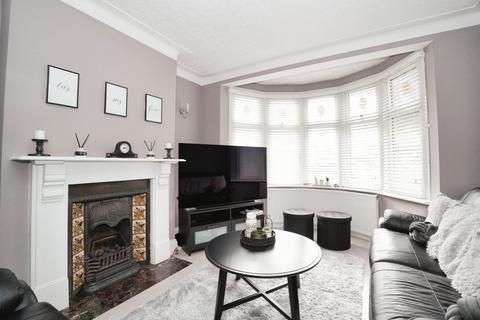 3 bedroom terraced house for sale, Tylehurst Gardens, ILFORD, IG1