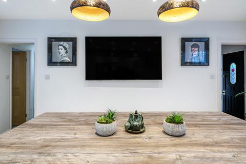 221 Orchard Way, Beckenham, BR3 3EL