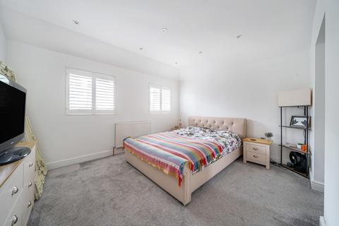 221 Orchard Way, Beckenham, BR3 3EL