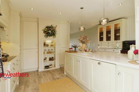 Abersoch Hickleton Road, Barnburgh, Doncaster, DN5 7EL
