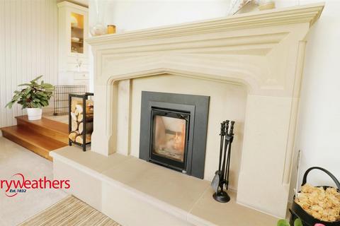 Abersoch Hickleton Road, Barnburgh, Doncaster, DN5 7EL