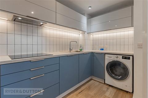 37 Whitehead Close, Greenfield, Oldham, OL3 7PP