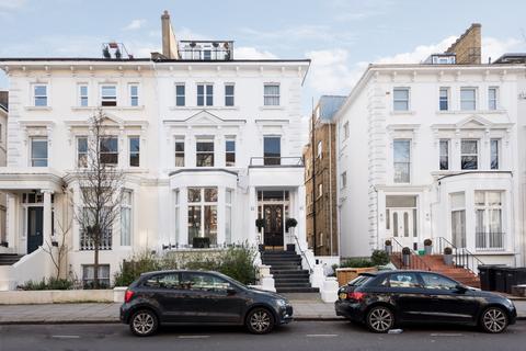 3 bedroom apartment to rent, Belsize Park Gardens, London, NW3