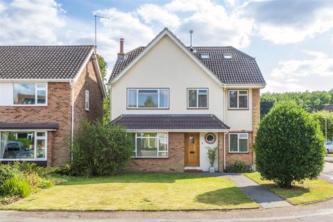 4 bedroom detached house for sale, Eleanor Way, Warley, Brentwood