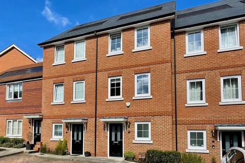 3 bedroom townhouse for sale, Woodland Road, Dunton Green