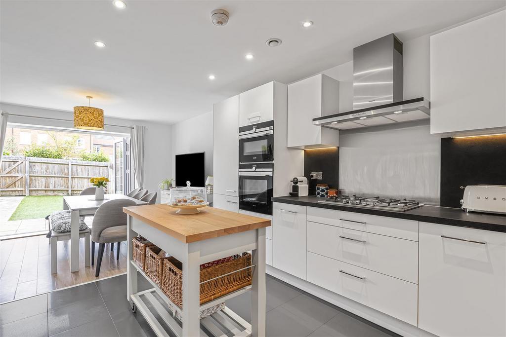 Kitchen / dining room