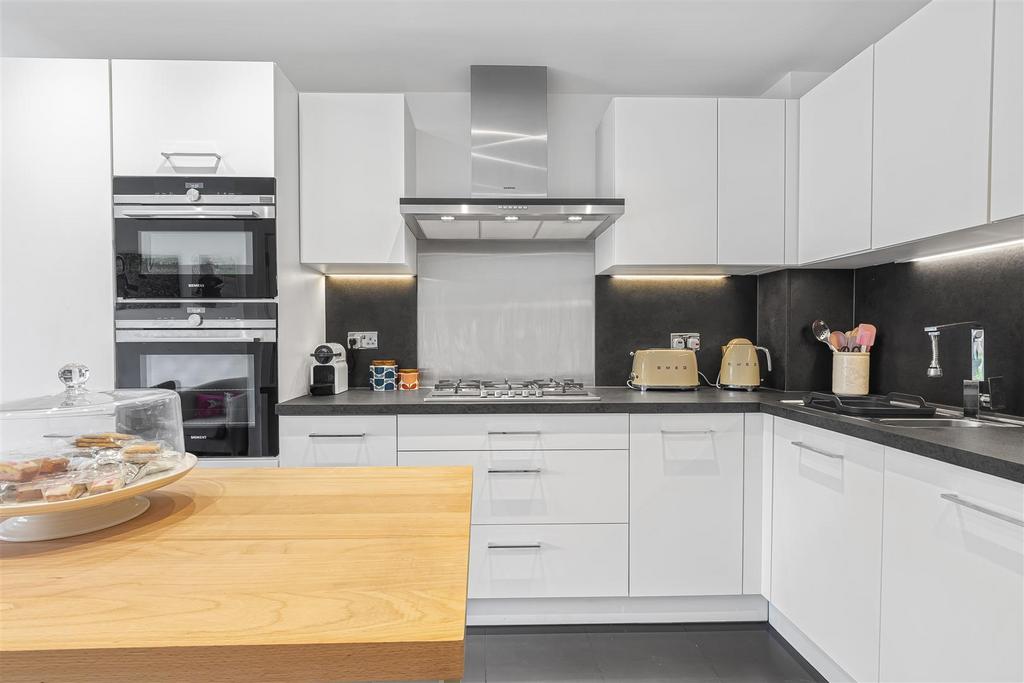 Kitchen / dining room