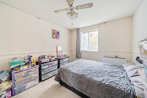 2 bedroom flat for sale, Parsonage Road, Grays, Essex