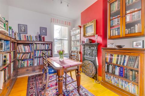 51 Ramsay Road, London, W3 8AZ
