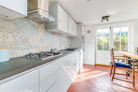 51 Ramsay Road, London, W3 8AZ