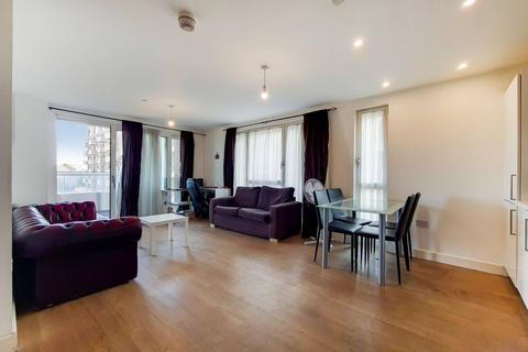 3 bedroom flat to rent, Jefferson Plaza, Bow, London, E3