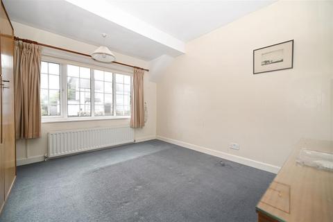 74 Westgate, Guiseley, Leeds, LS20 8HJ