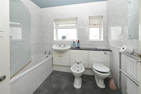 74 Westgate, Guiseley, Leeds, LS20 8HJ