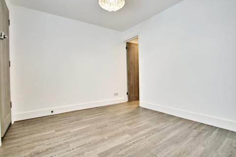 2 bedroom terraced house to rent, North Road, Bromley BR1