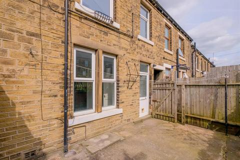 3 bedroom terraced house to rent, Norwood Road, Huddersfield