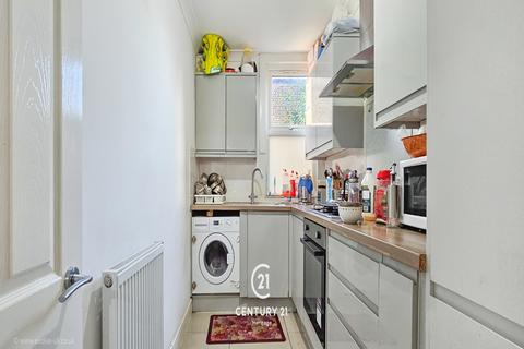 2 bedroom flat for sale, Francis Road, London E10 6NT