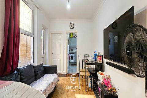 2 bedroom flat for sale, Francis Road, London E10 6NT