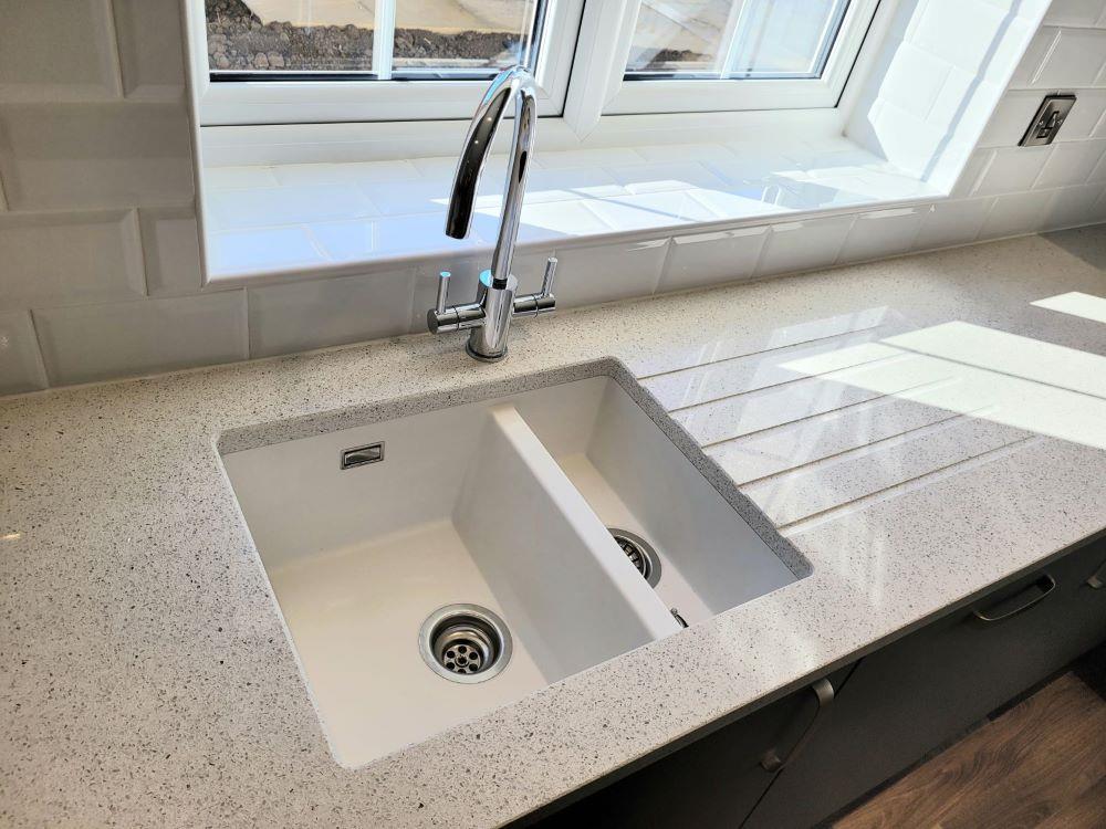 Inset sink and quartz worktop.jpg