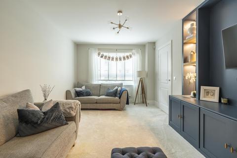 12 Alexander Road, Frenchay, Bristol, BS16 1UZ