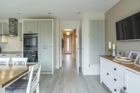 12 Alexander Road, Frenchay, Bristol, BS16 1UZ